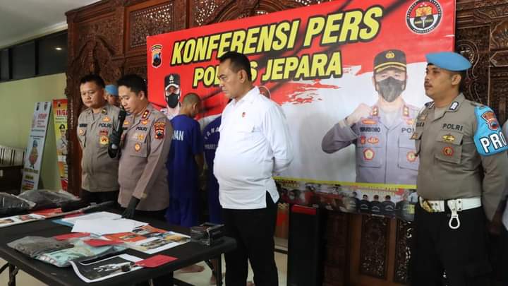 MASALAH HUTANG Seorang Pemuda Sayat Wajah Temannya dengan Pisau di Jepara